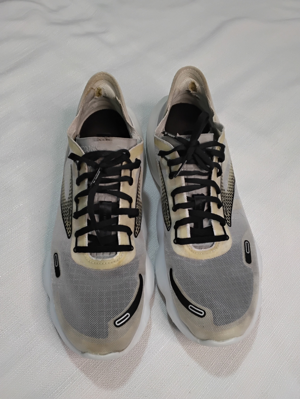 Brooks Aurora Bl Men's Running Sneakers in Black and Cream Sz 11.5.